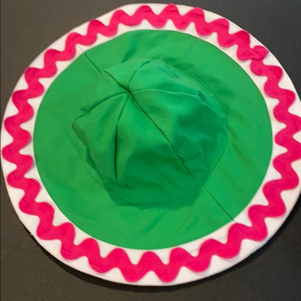 Gymboree island lily sun hat size 3-4
